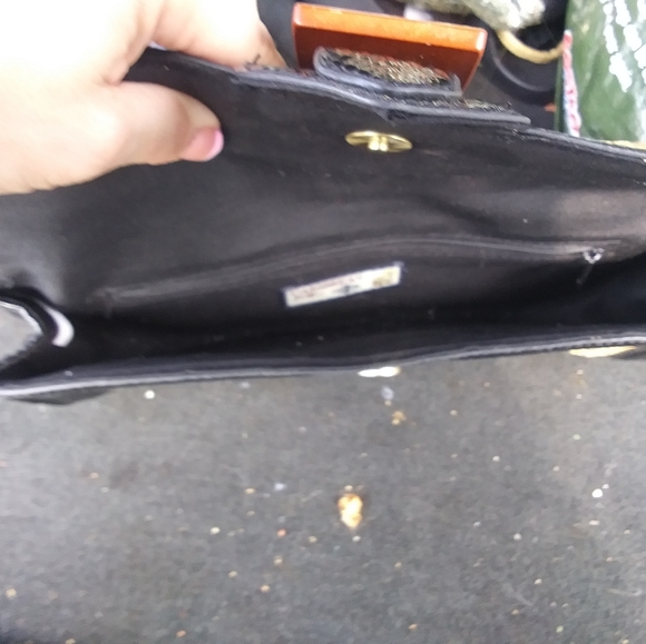 Clutch - Picture 2 of 2